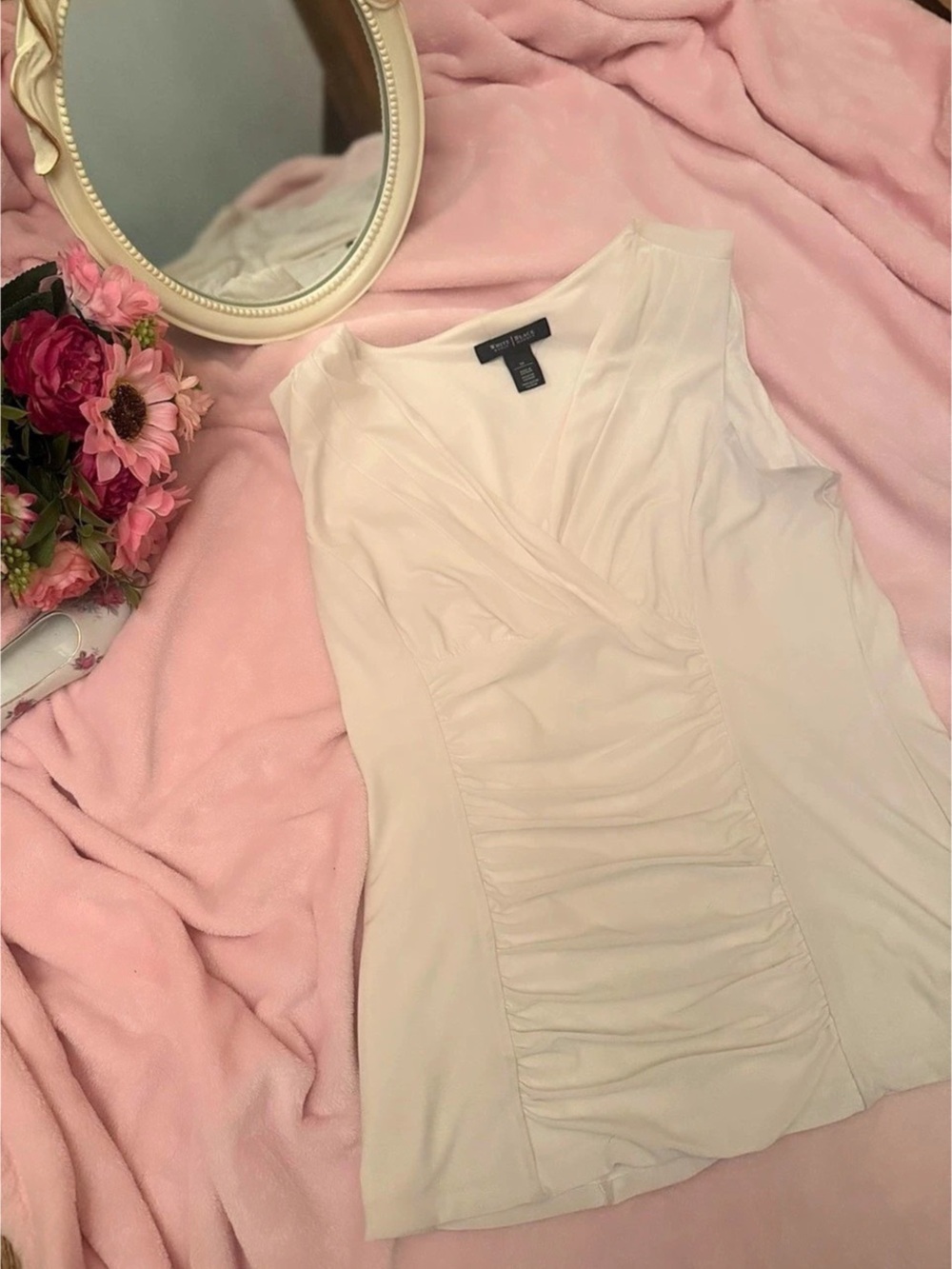 y2k White House Black Market Ruched Tank Top in Cream Size Medium Like New